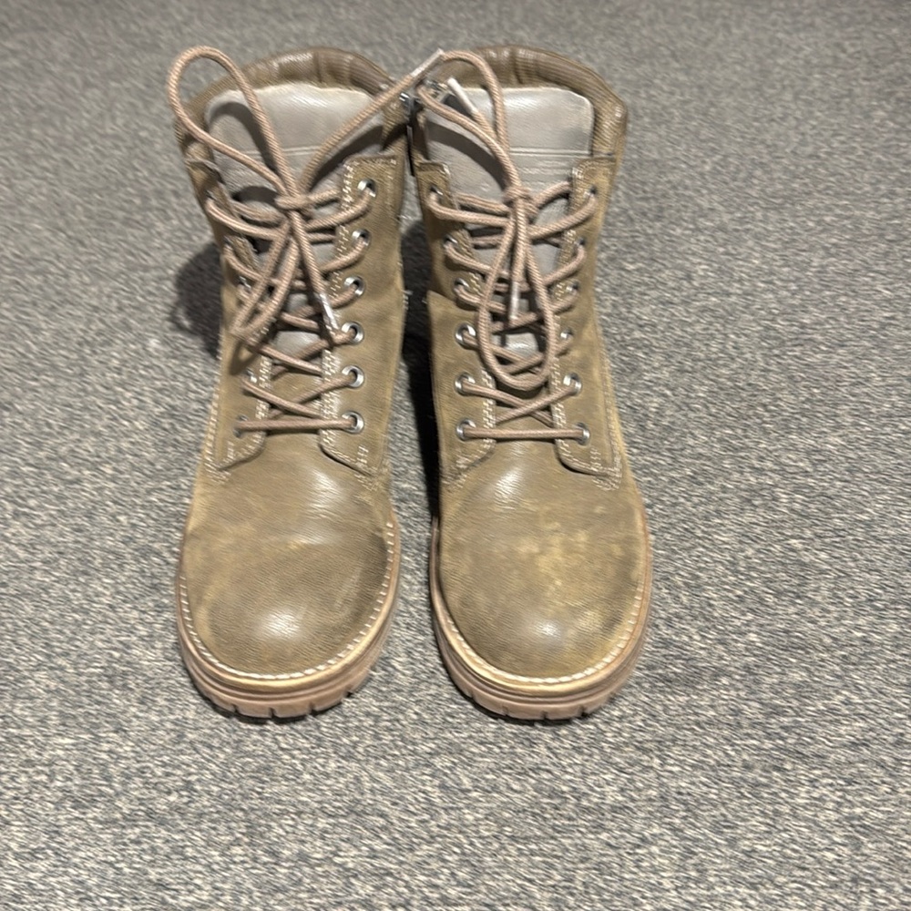 B52 By Bullboxer boots size 8